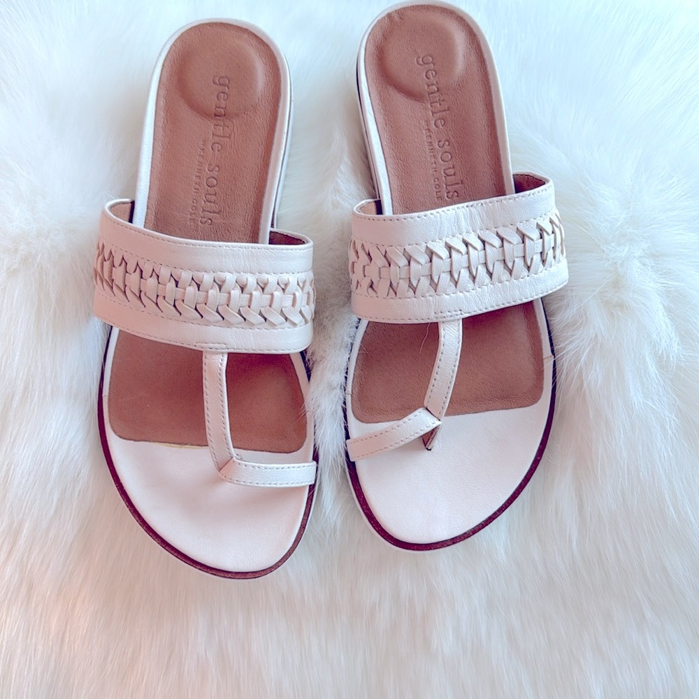 Gentle Souls Lavern Flat Sandal new. So cute and comfy